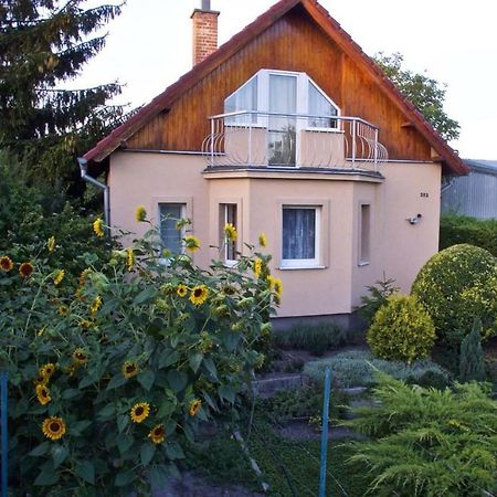 Cottage Near Slovakiaring Mihalfai Majer Exterior foto